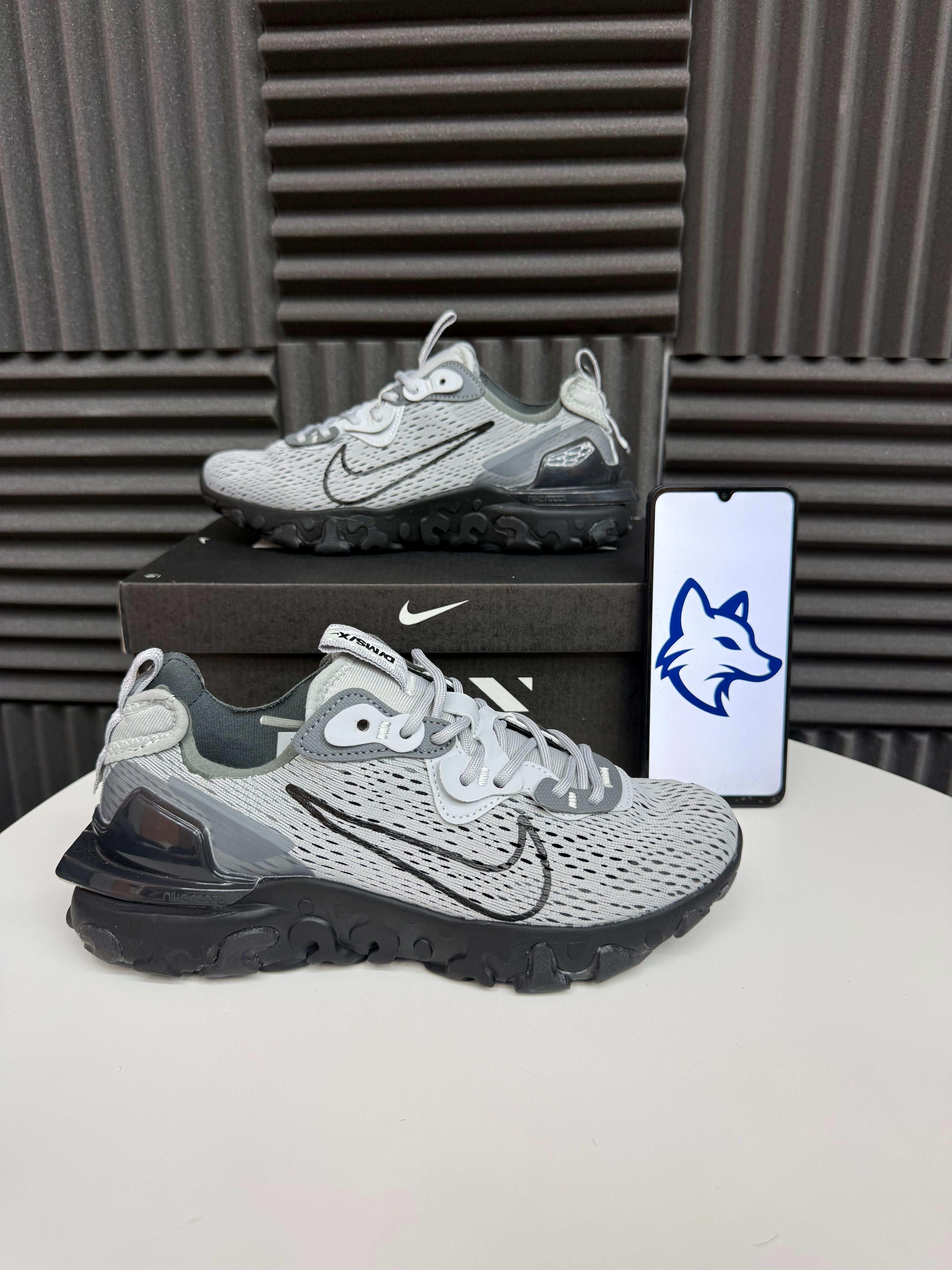 Nike React