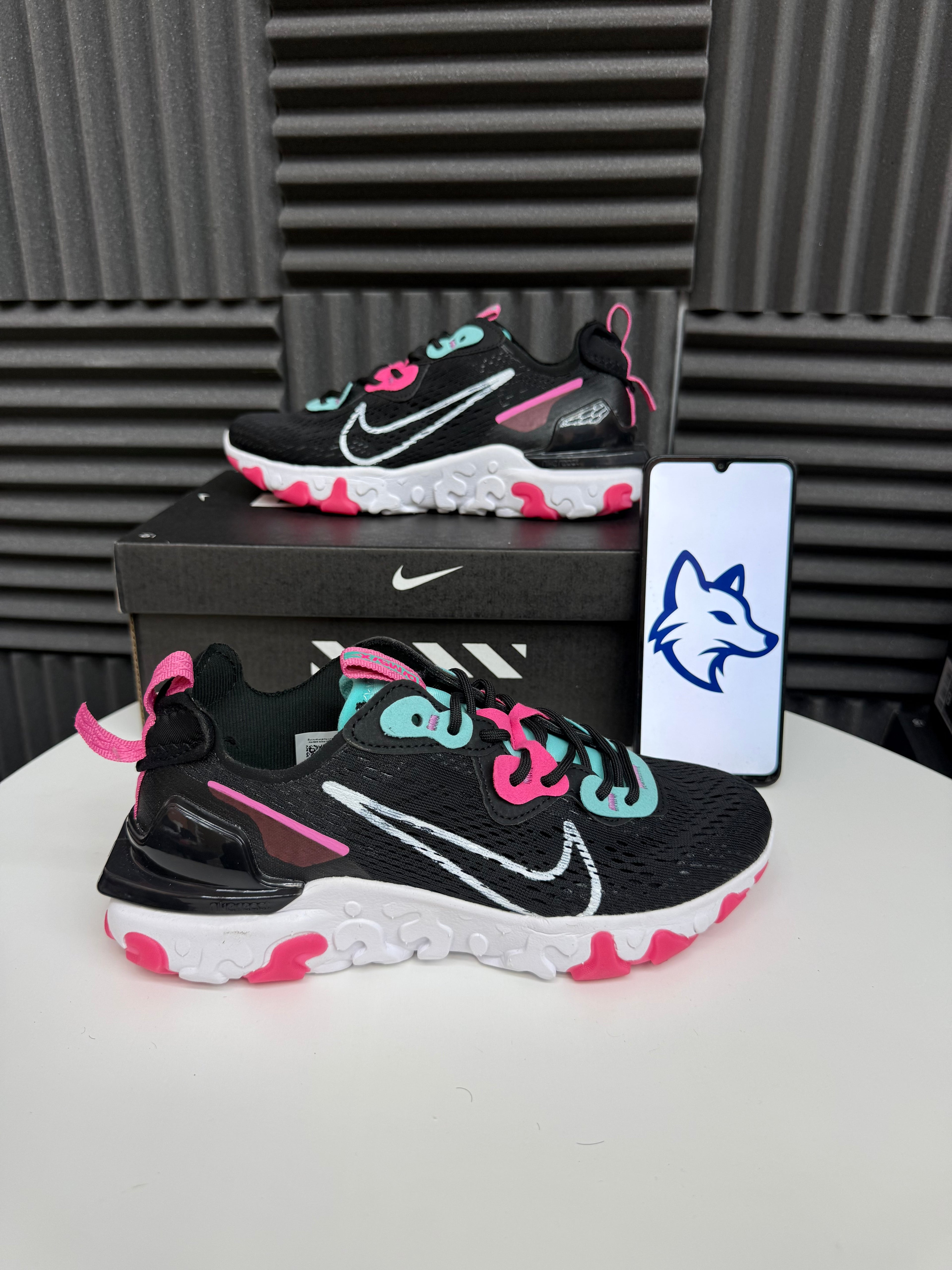 Nike React