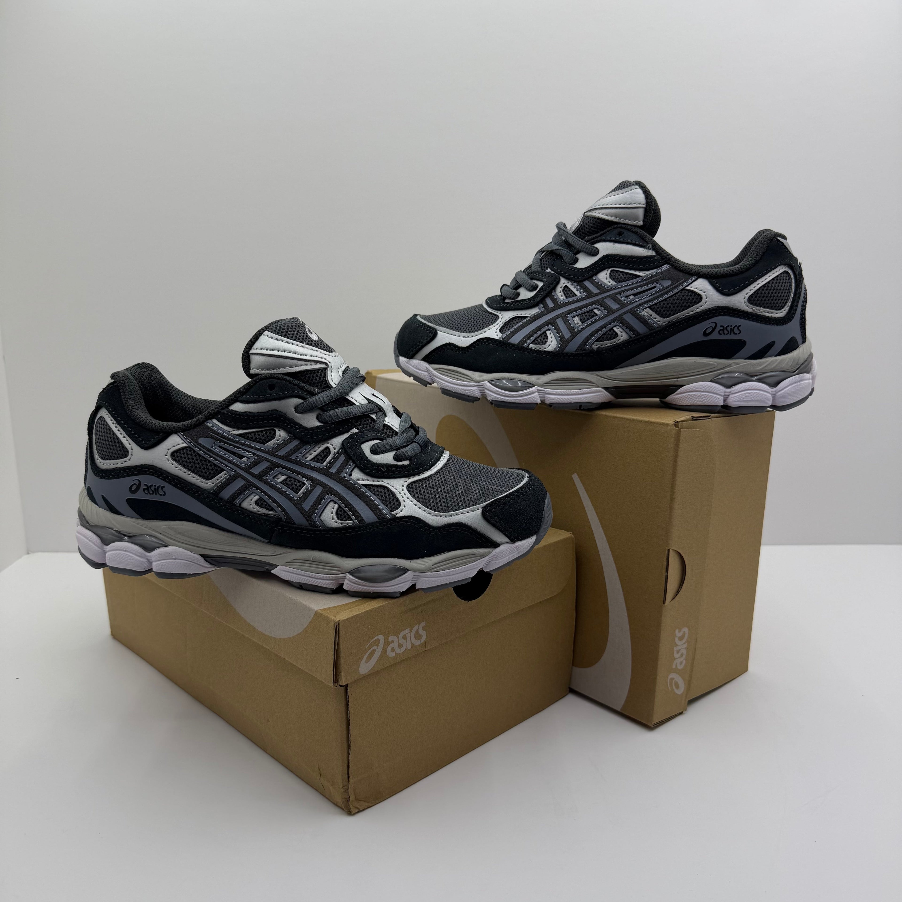Asics Quantum Gel Grey