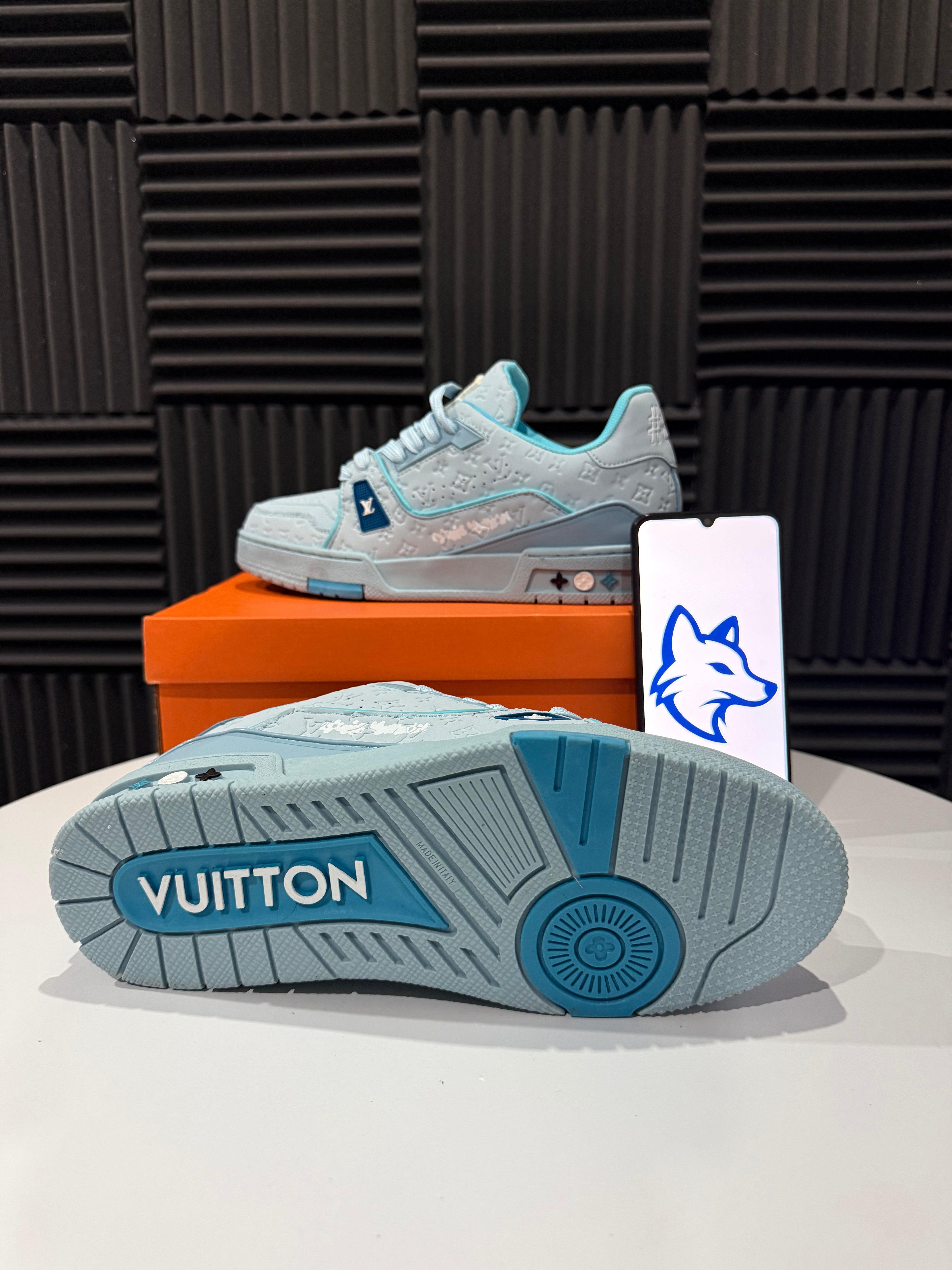 LV Trainer Blue