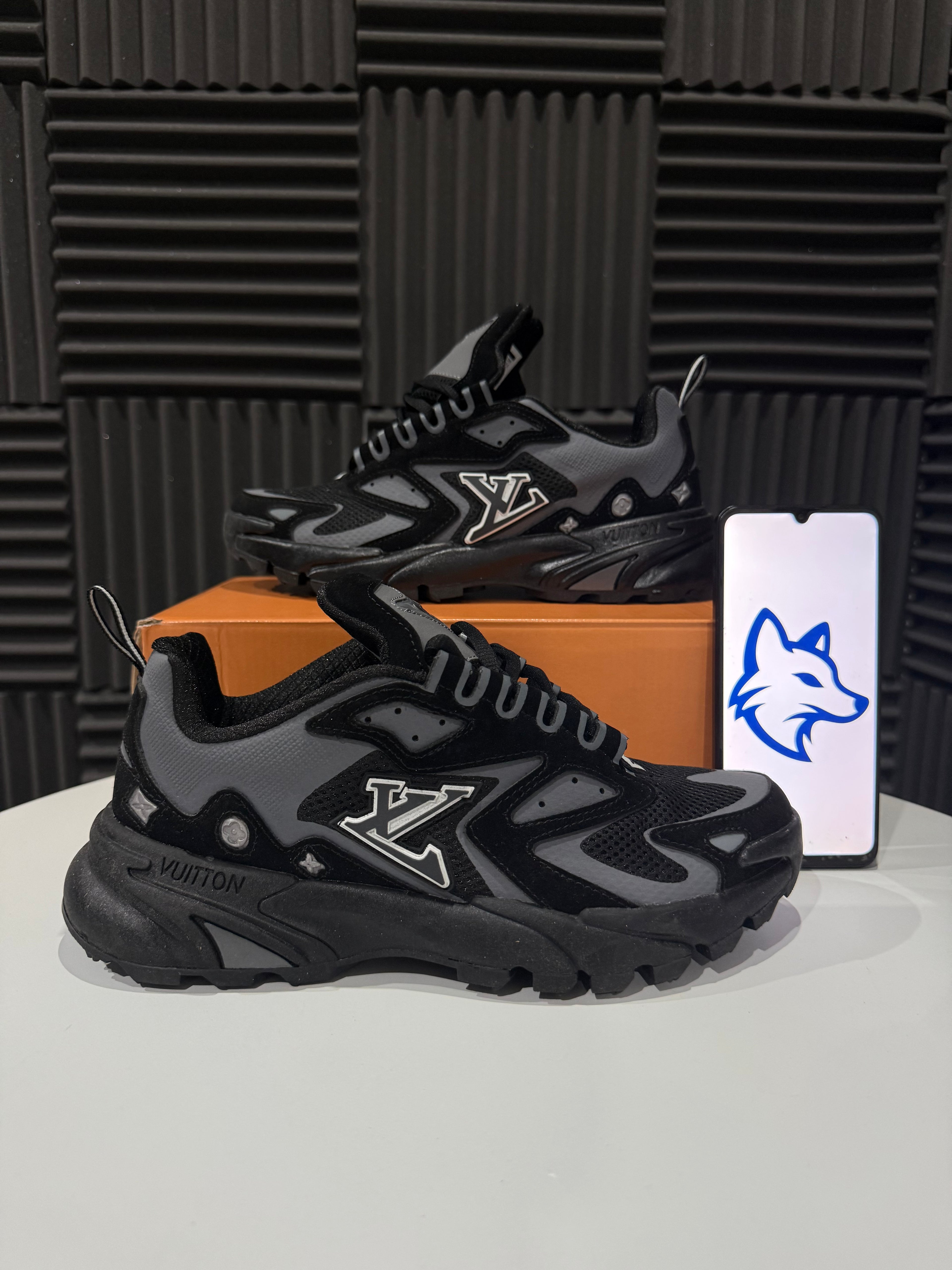 LV Tactic Black