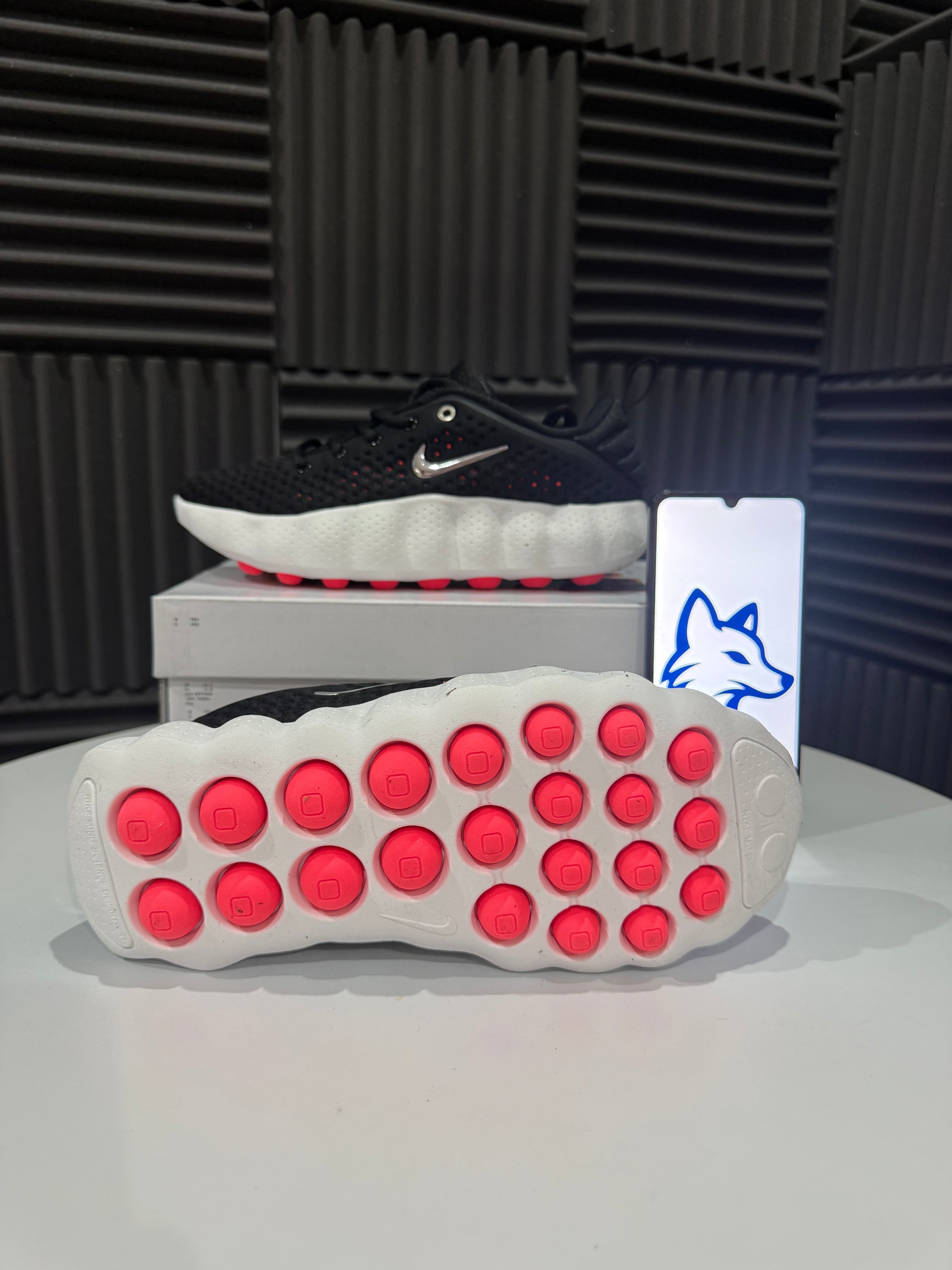 Nike Performance Mind Black White