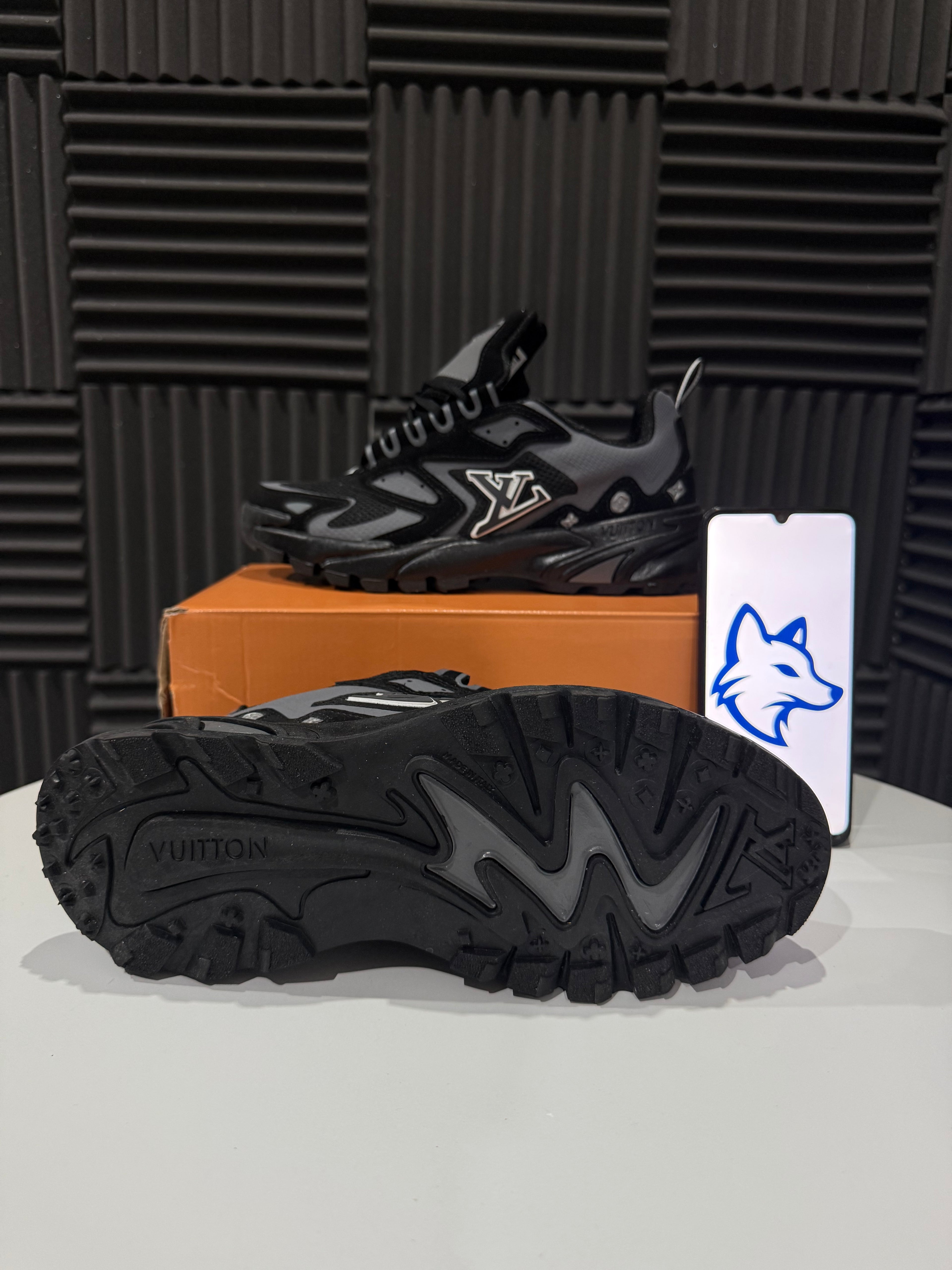 LV Tactic Black