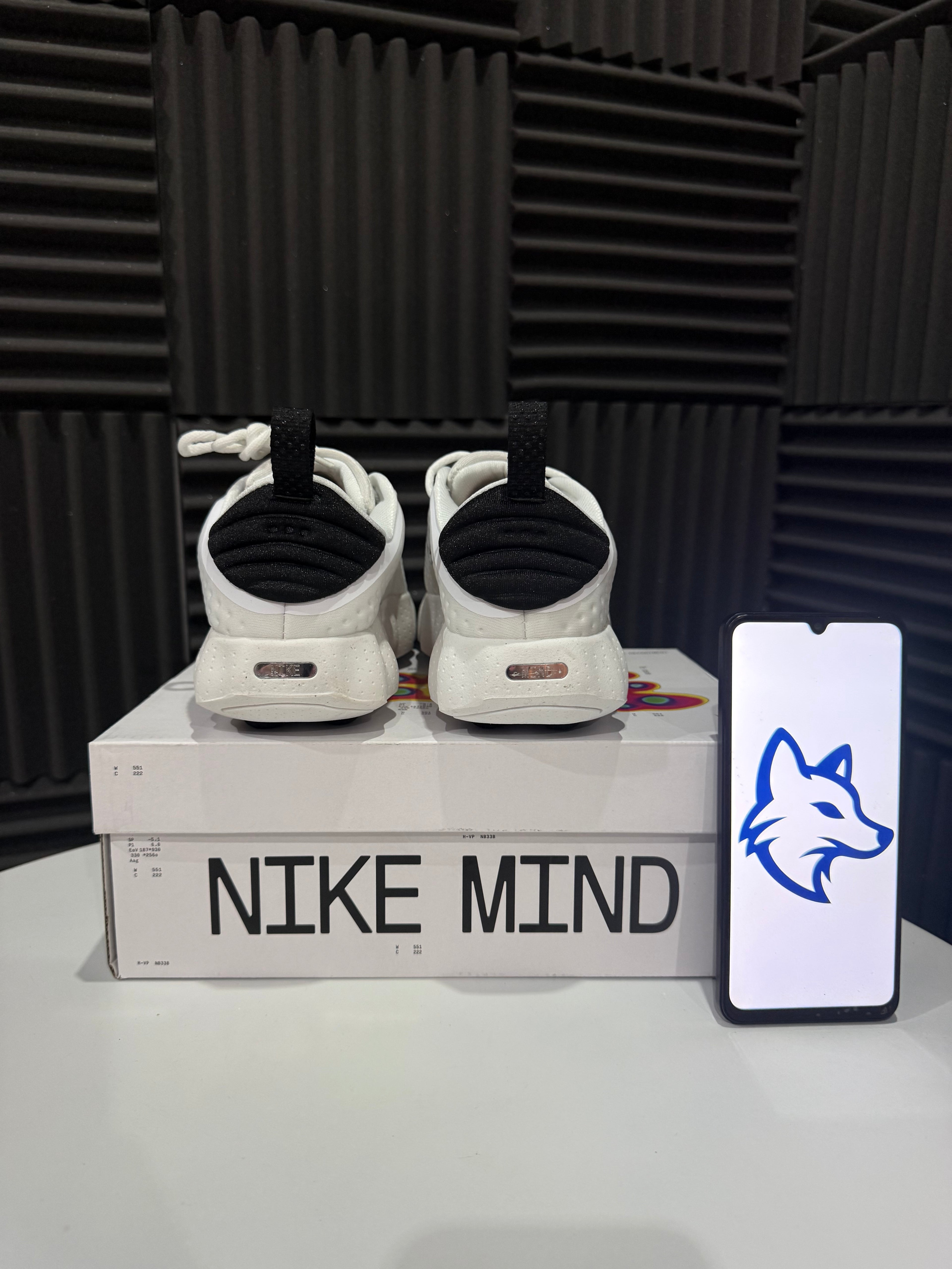 Nike Performance Mind White Black