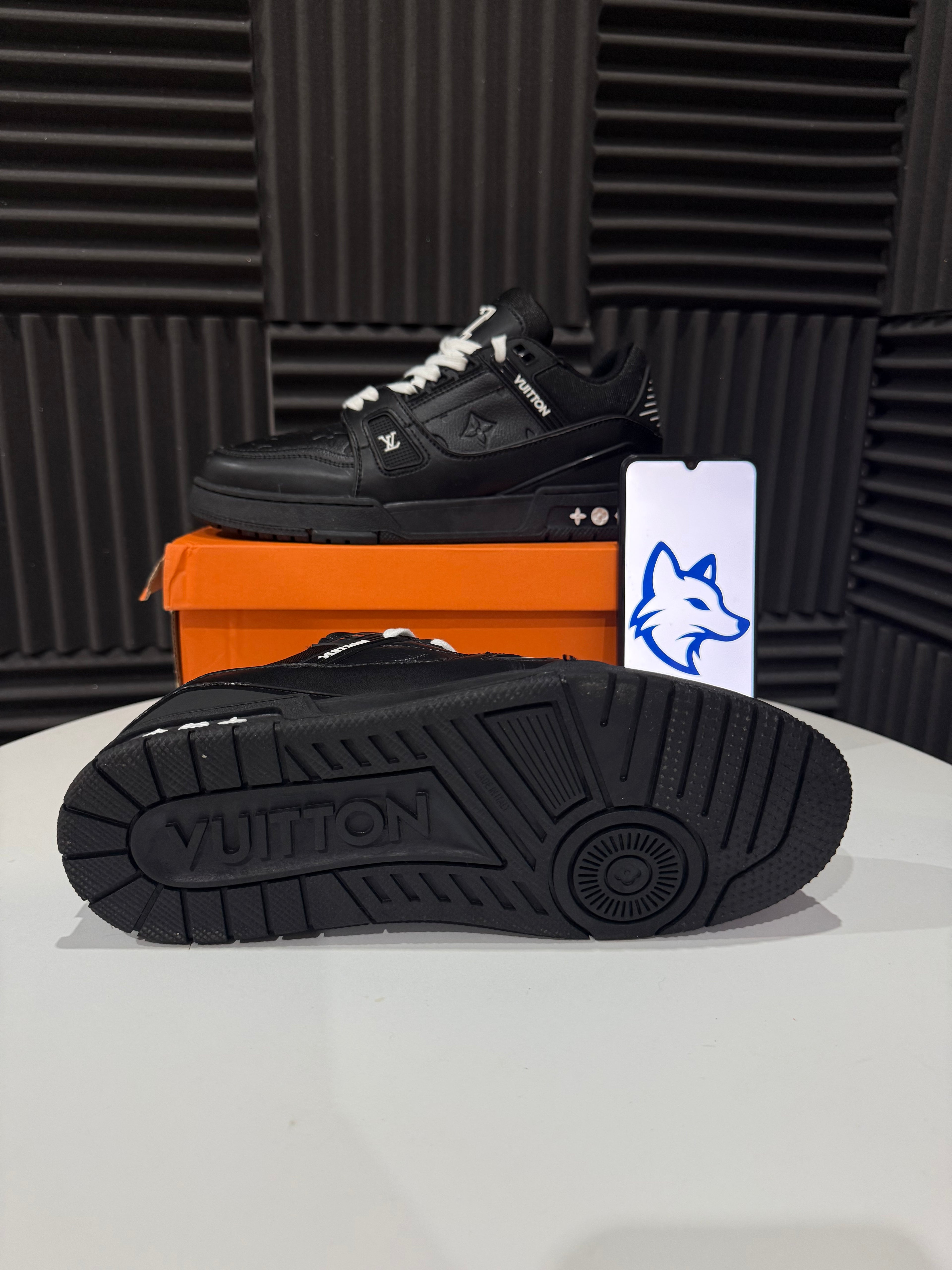 LV Trainer Full Black