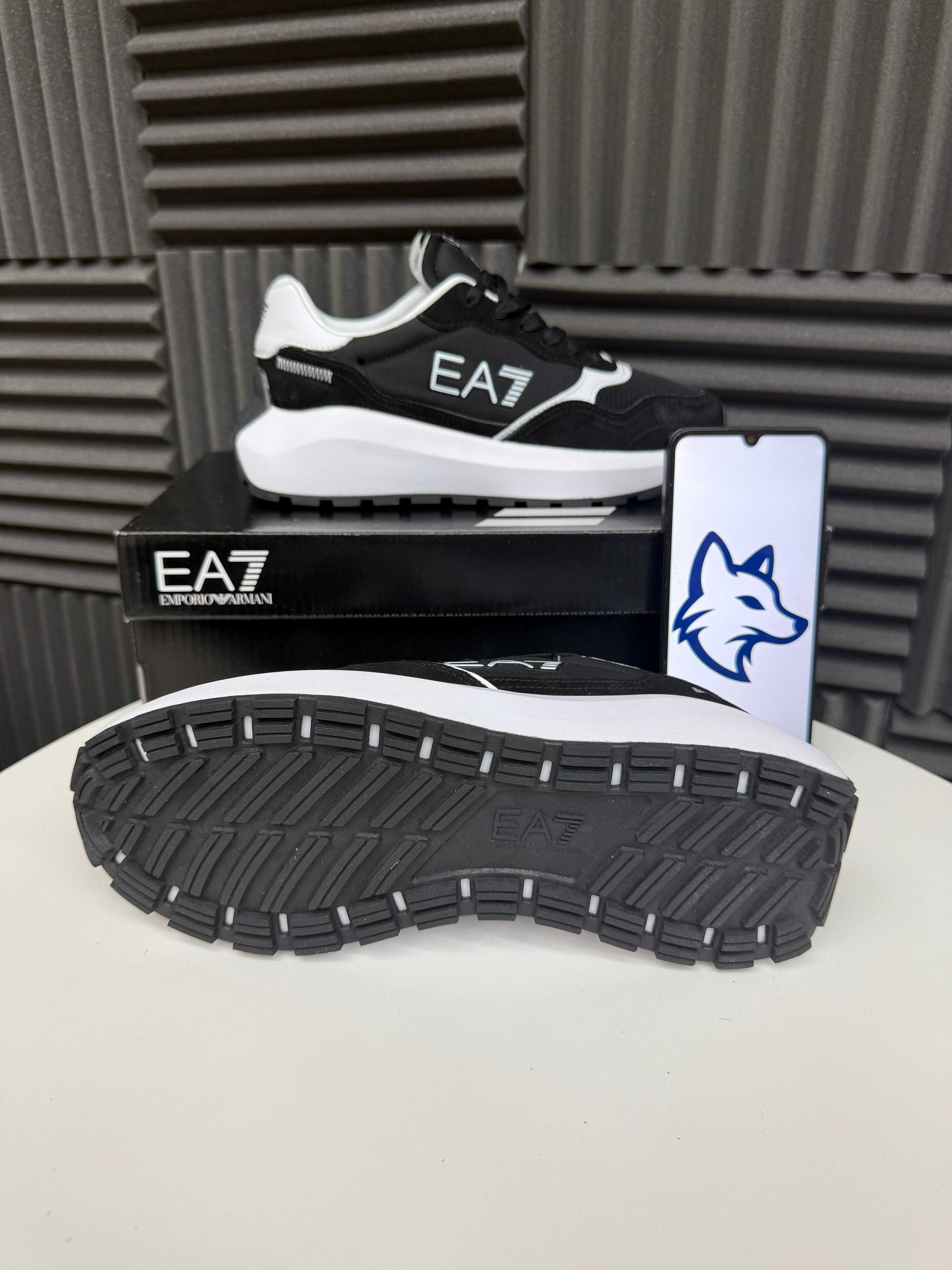 EA7 Black White