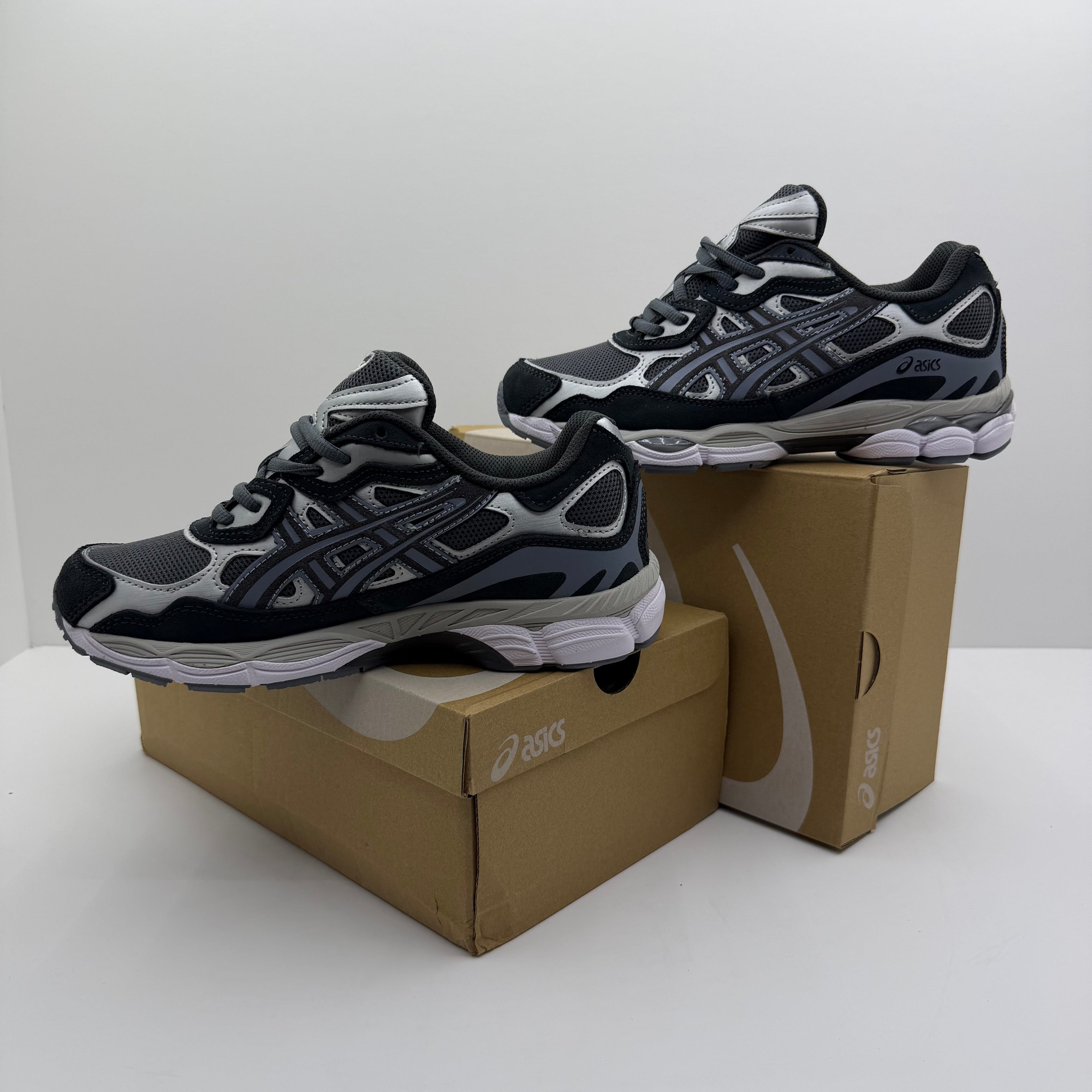 Asics Quantum Gel Grey