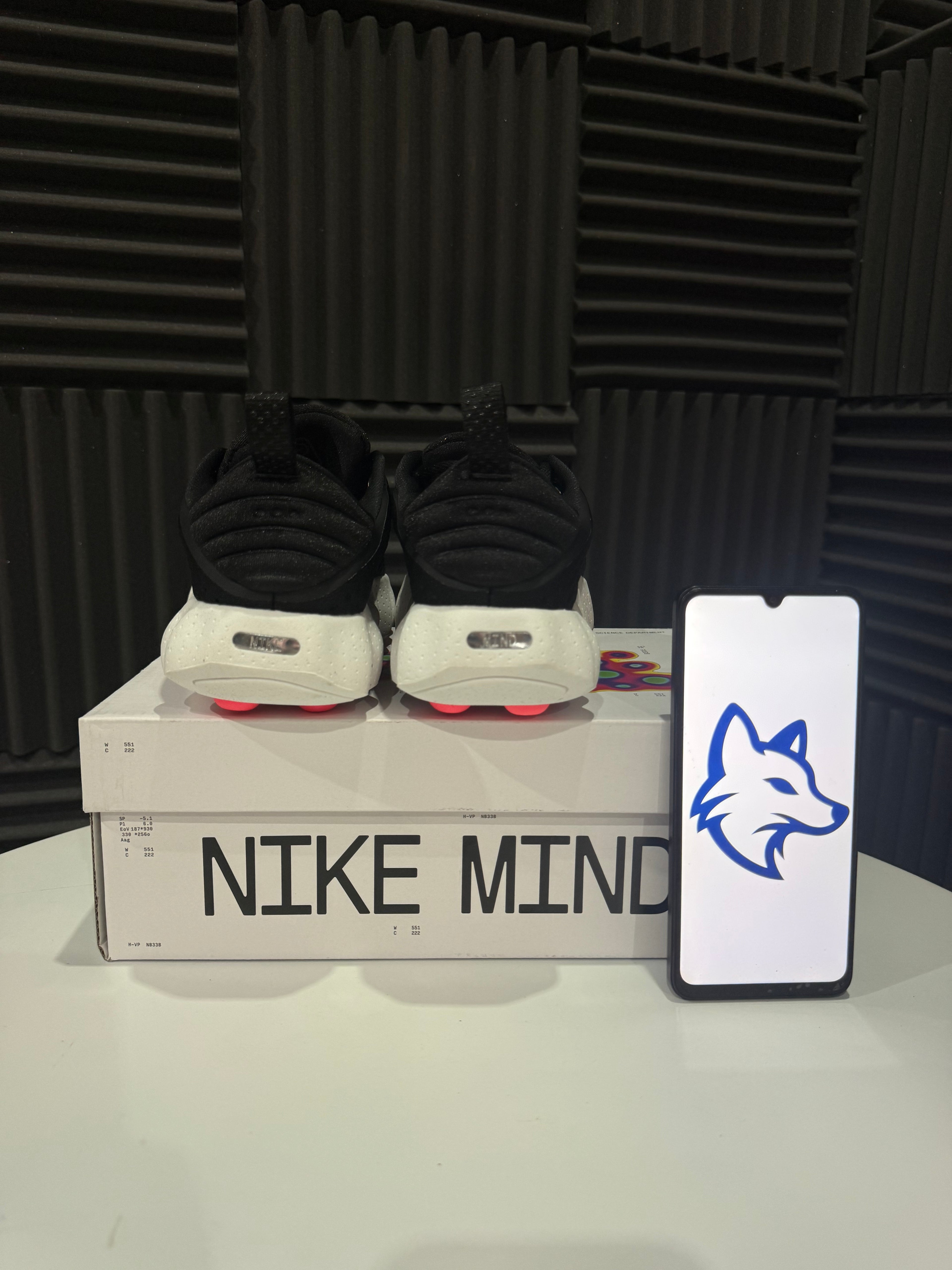 Nike Performance Mind Black White