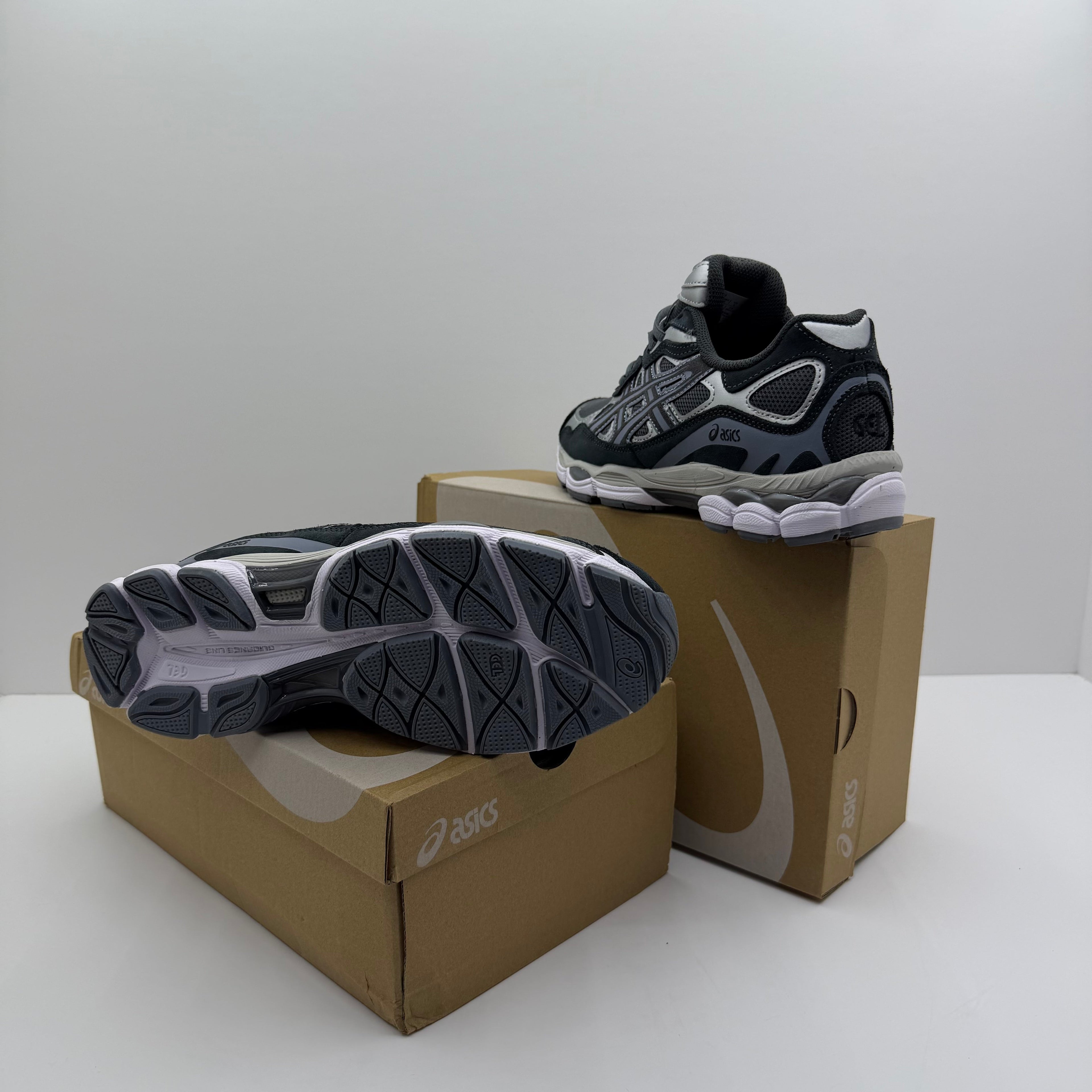 Asics Quantum Gel Grey