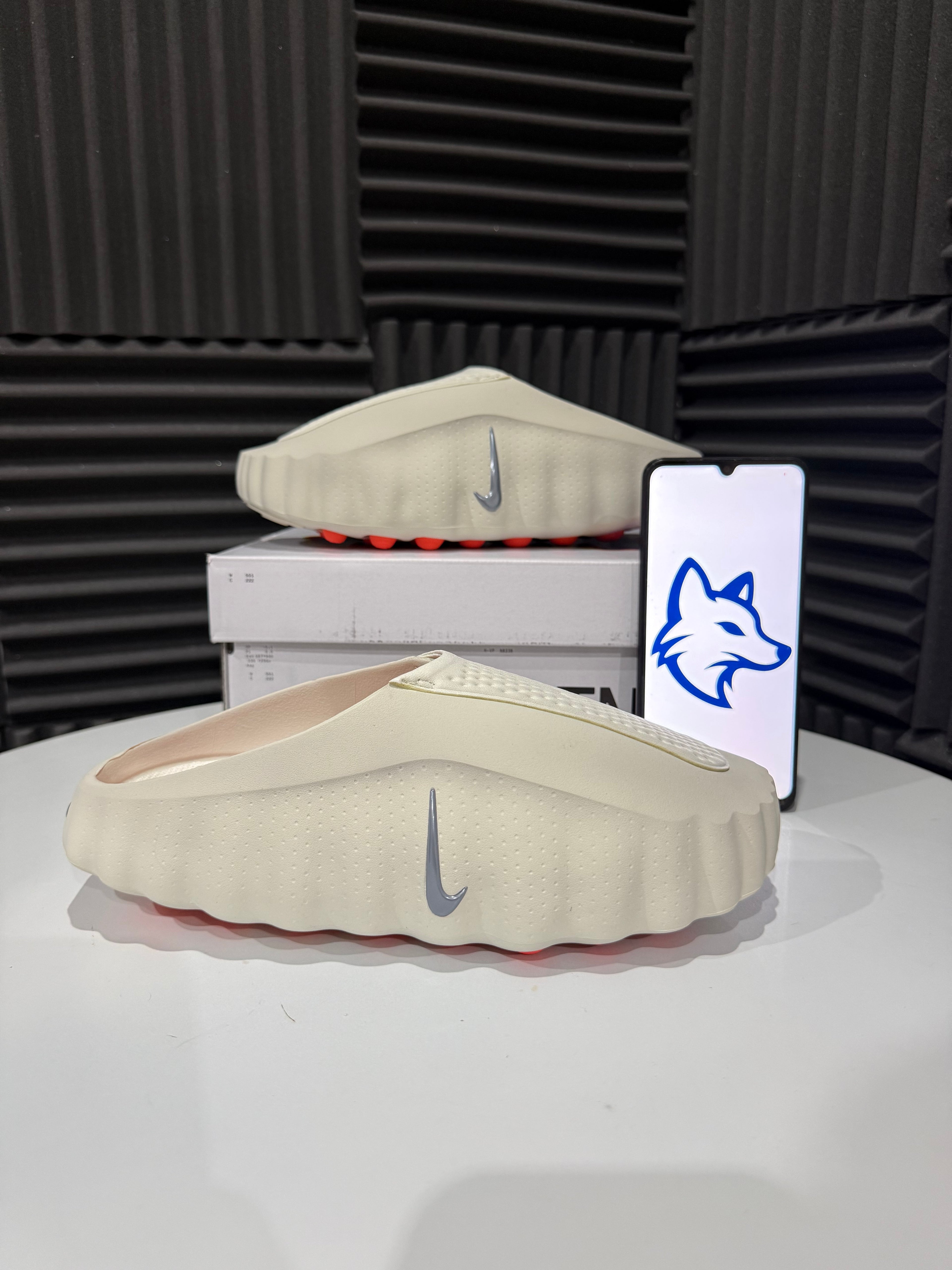 Nike slide beige
