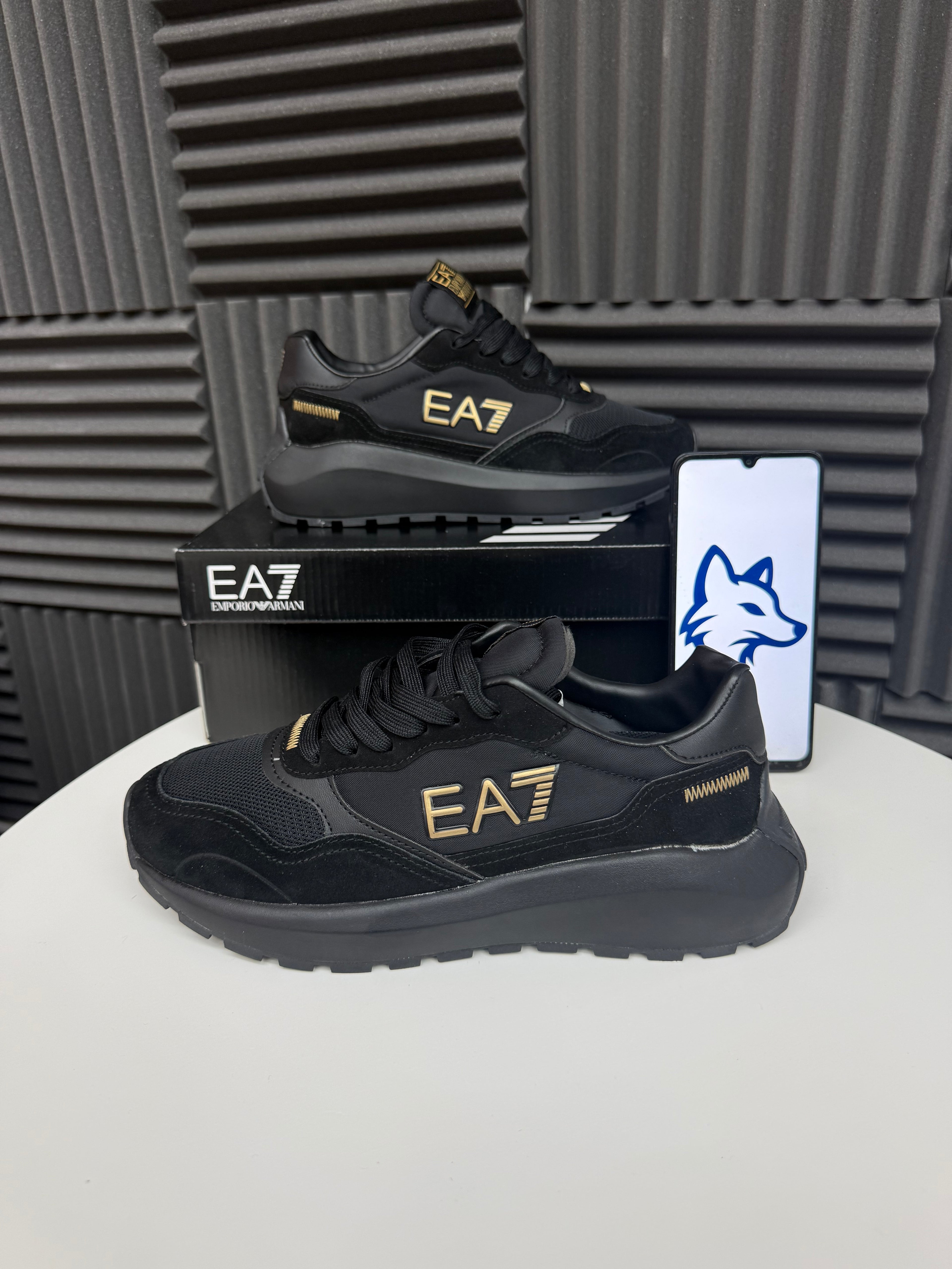 EA7 Negro Dorado