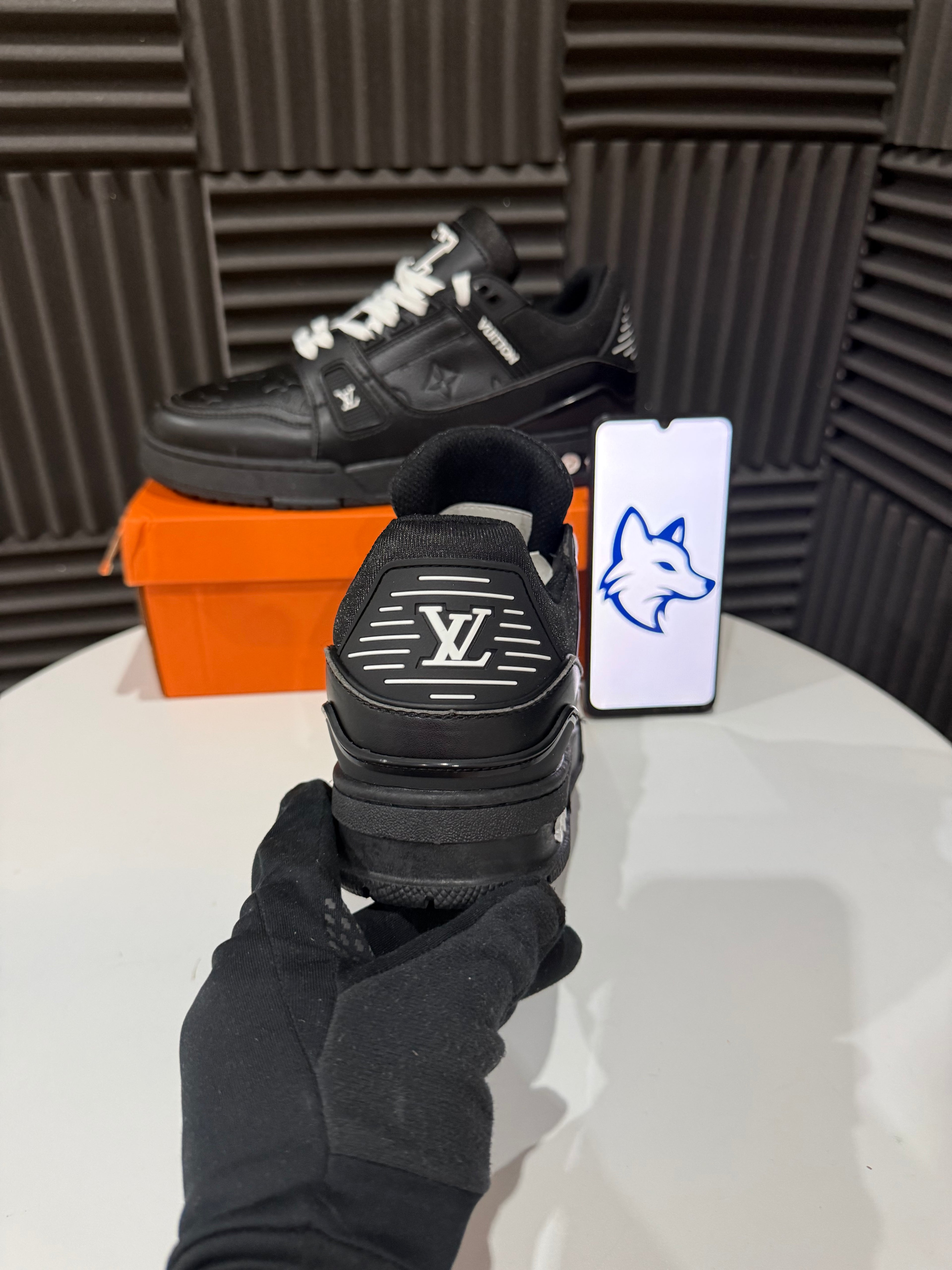 LV Trainer Full Black