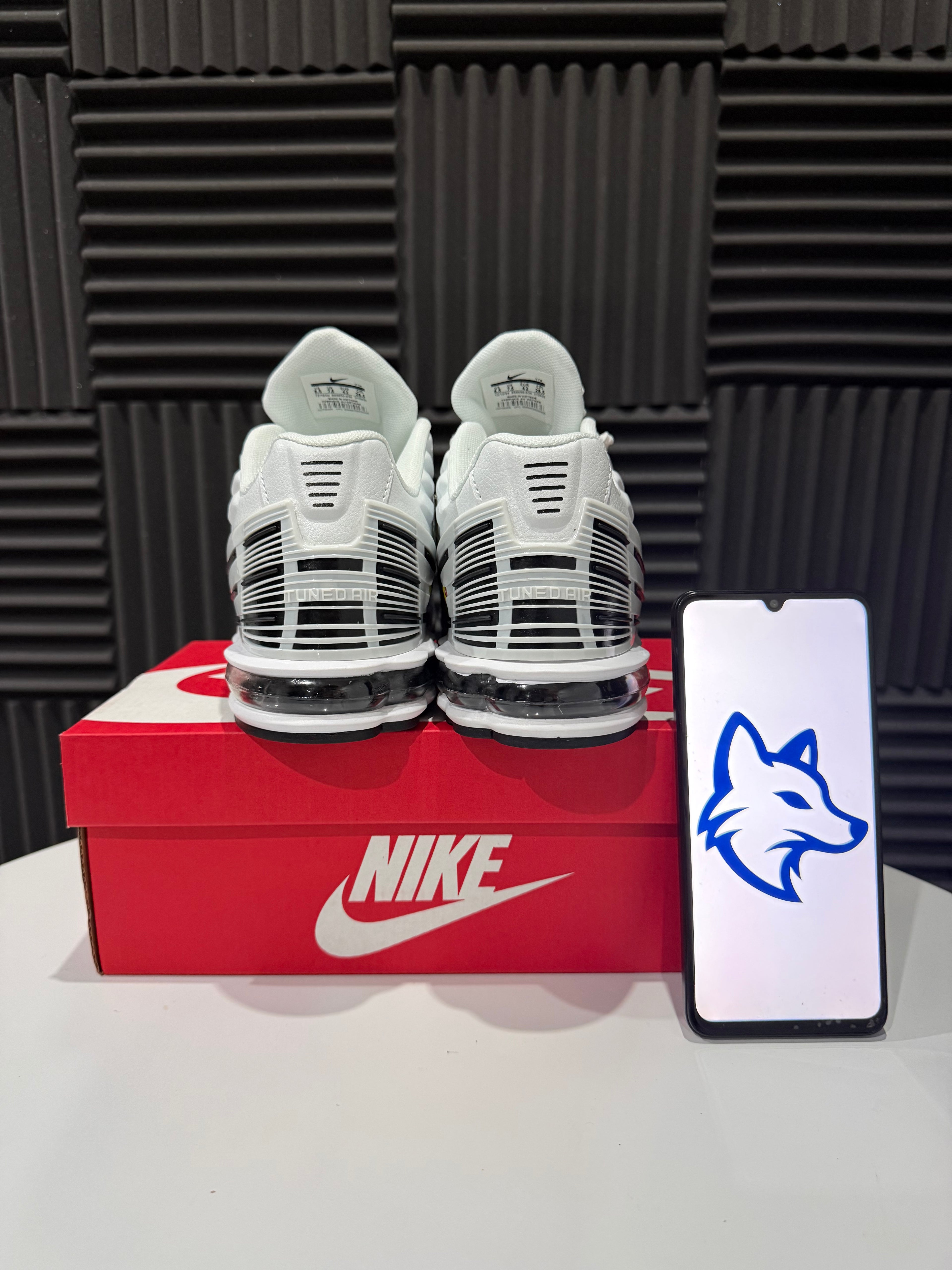 Nike Tuned White&Black