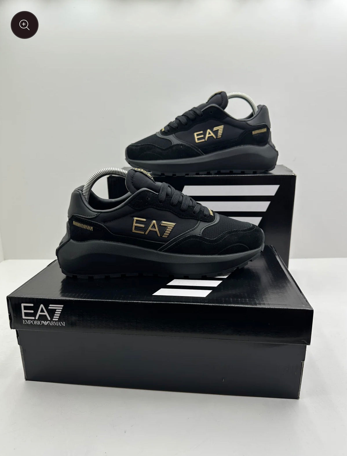 EA7 Negro Dorado