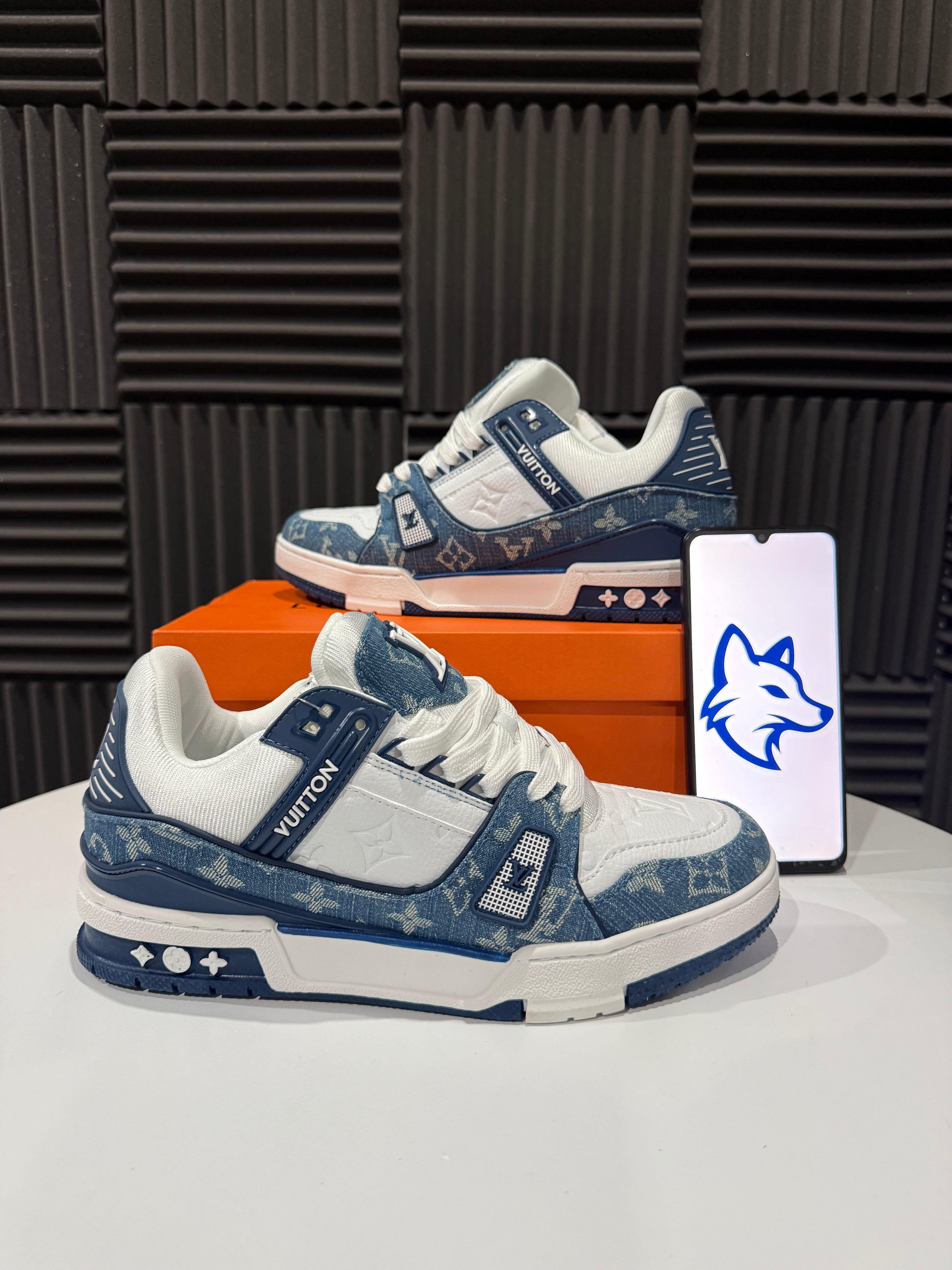 LV Trainer Blue&White