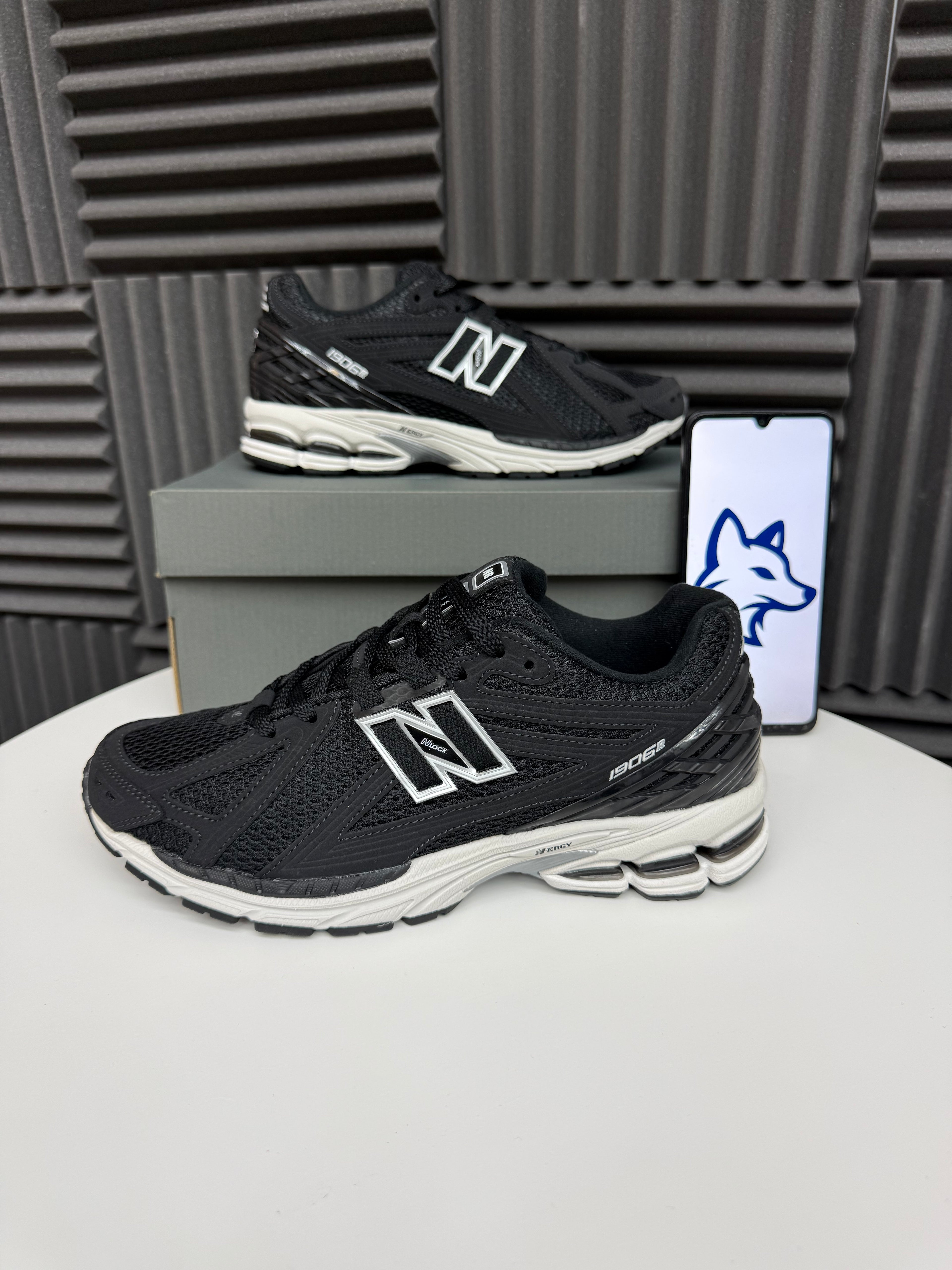 New Balance Negra Blanca
