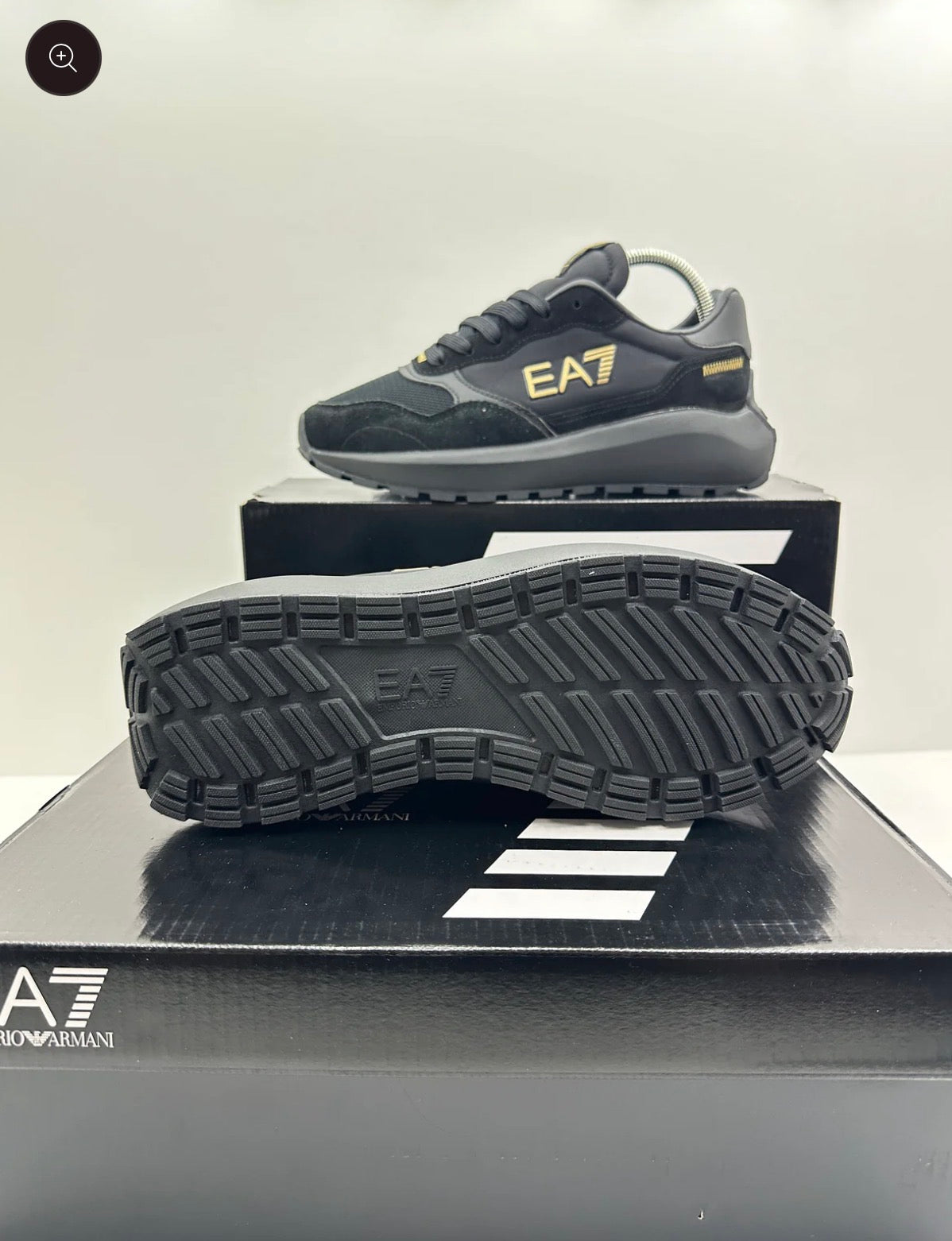 EA7 Negro Dorado
